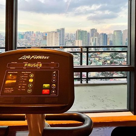 The Gramercy Residences Manila Esterno foto