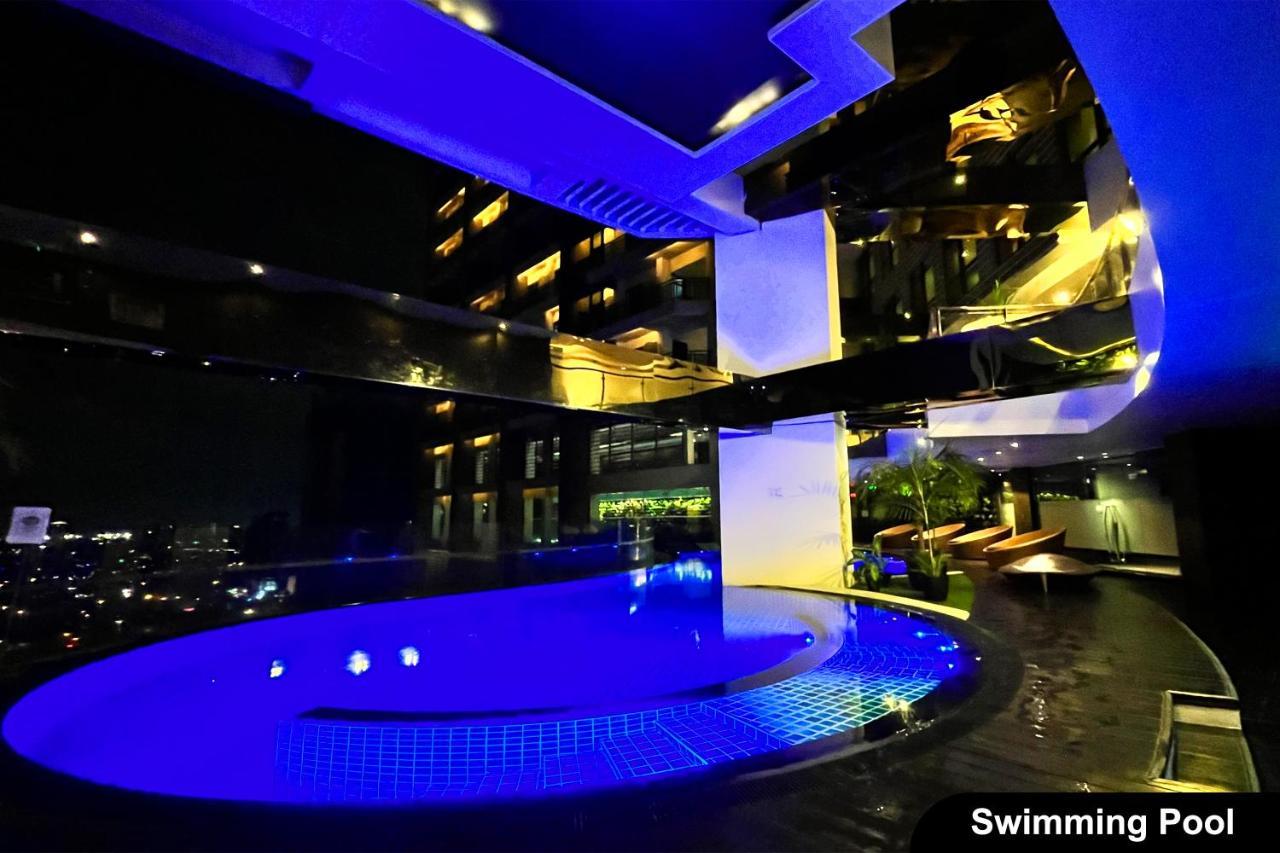 The Gramercy Residences Manila Esterno foto