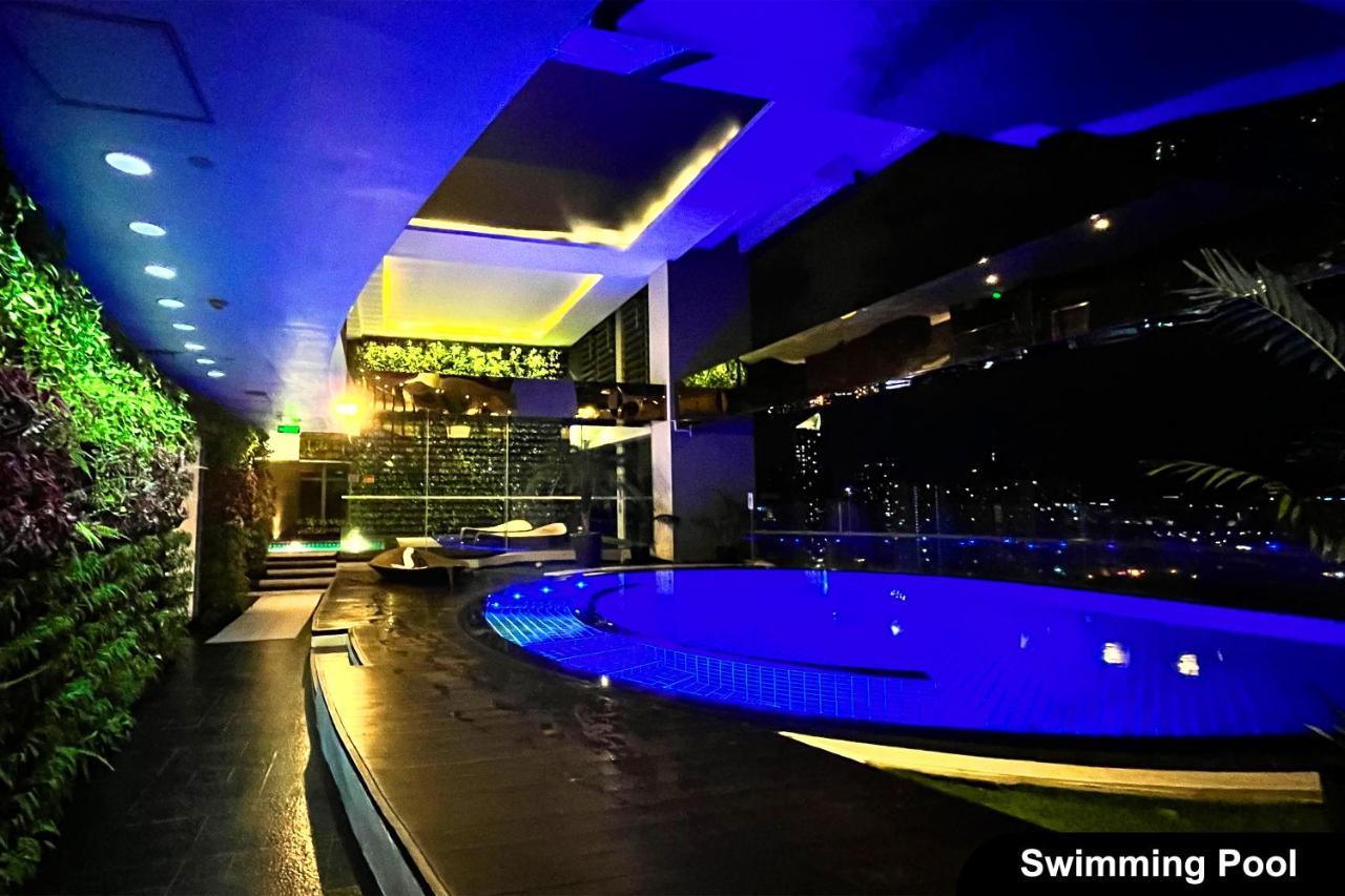 The Gramercy Residences Manila Esterno foto