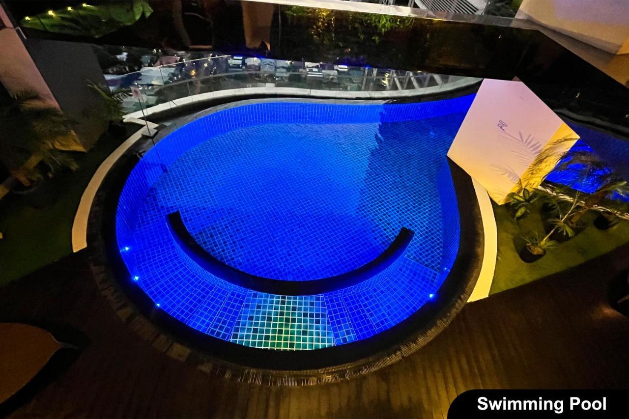 The Gramercy Residences Manila Esterno foto